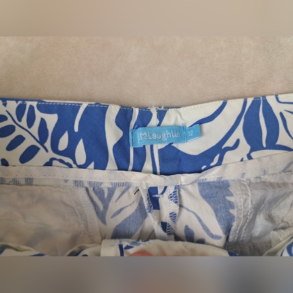 J.McLaughlin 7" Shorts White Blue Tropical Floral Print Pockets Golf Size 12 - Picture 3 of 9